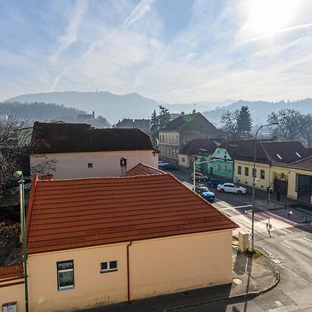 Harmony Apartments - Brasov City Center Екстер'єр фото